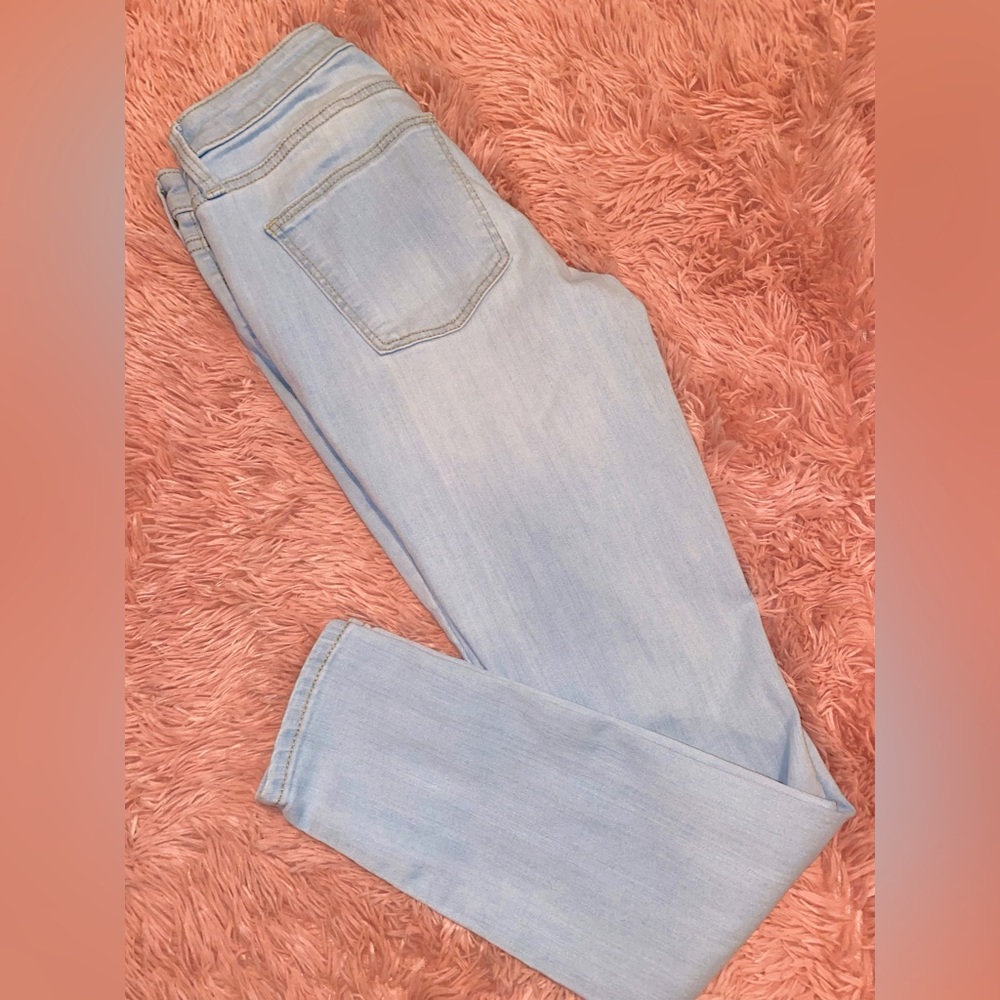 Women’s Mid-Rise Skinny Jeans | Light Wash | Universal Thread